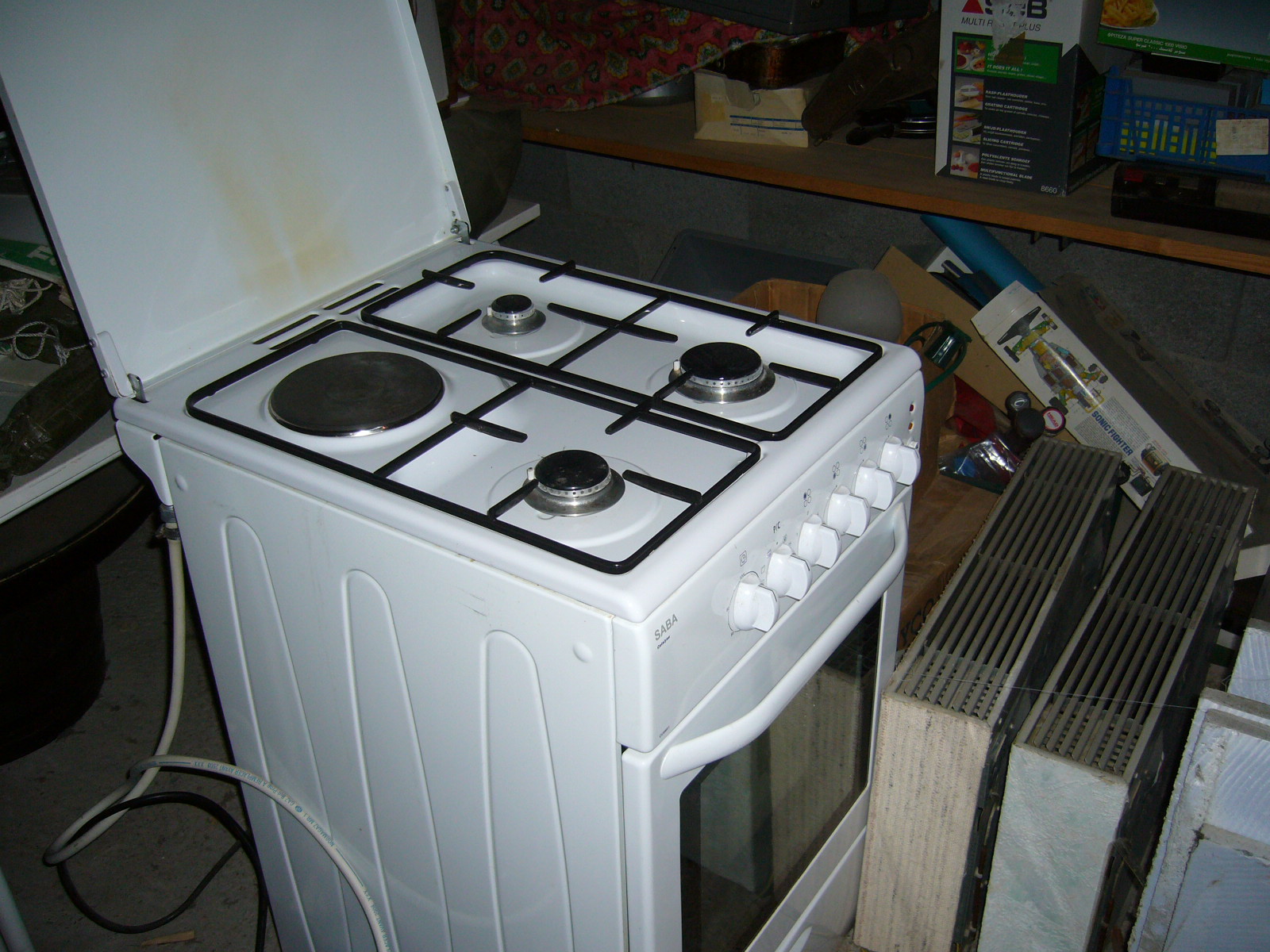 Annonce Electromenager annecy groisy vends gaziniere.