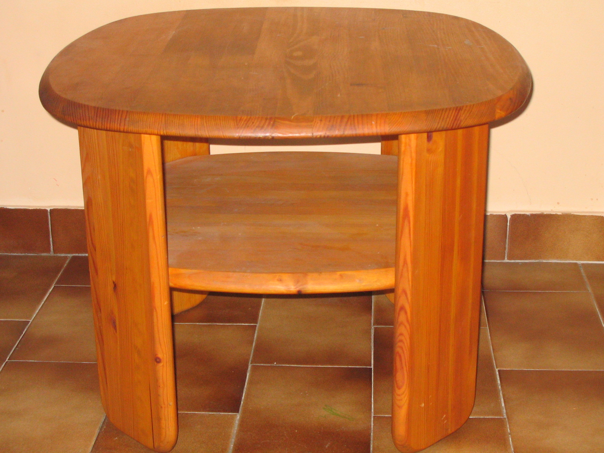 Annonce Meubles annecy thorens gliere vds table basse pin mas.
