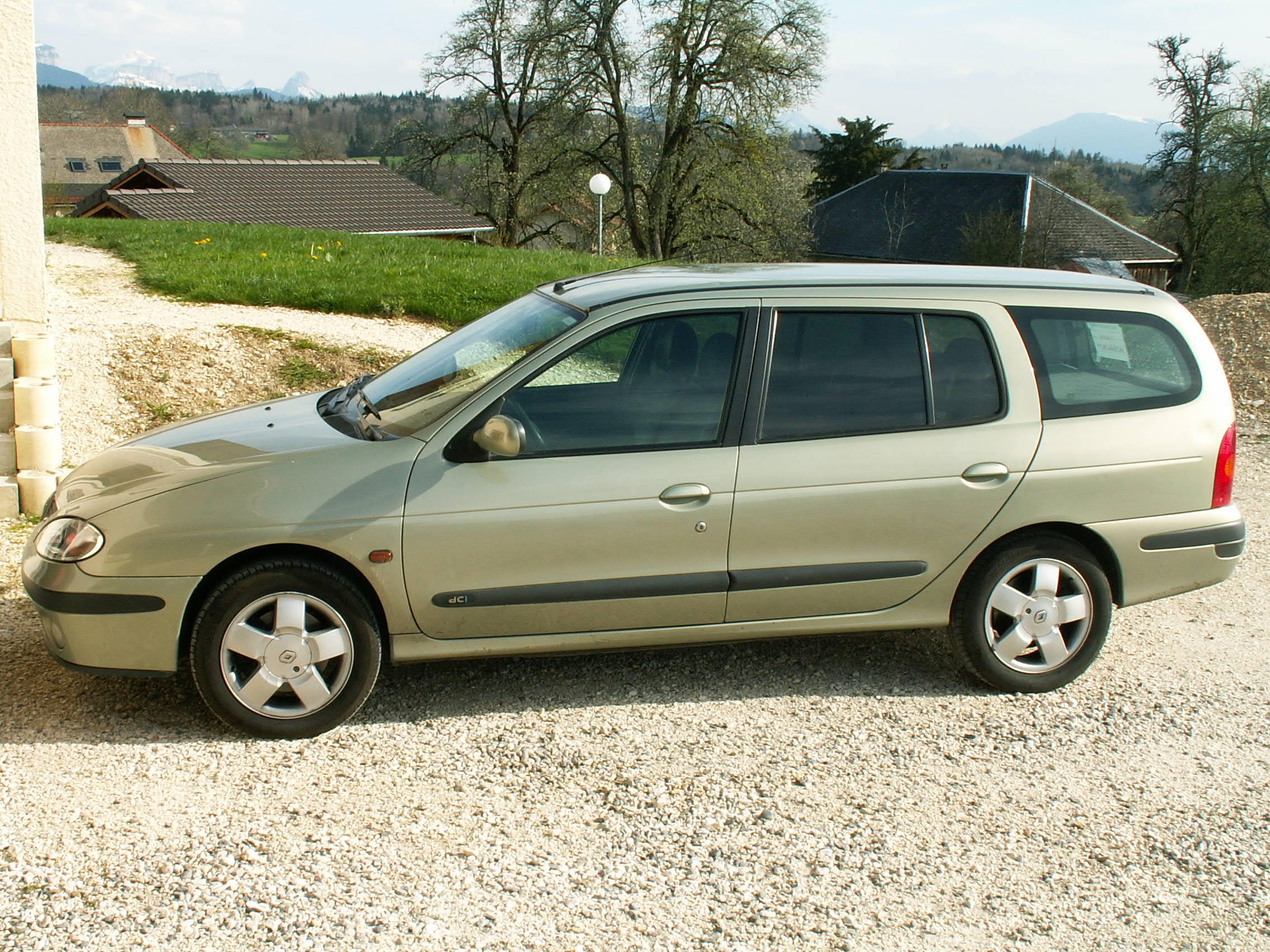 Annonce Auto annecy megane break 1 9 dci.