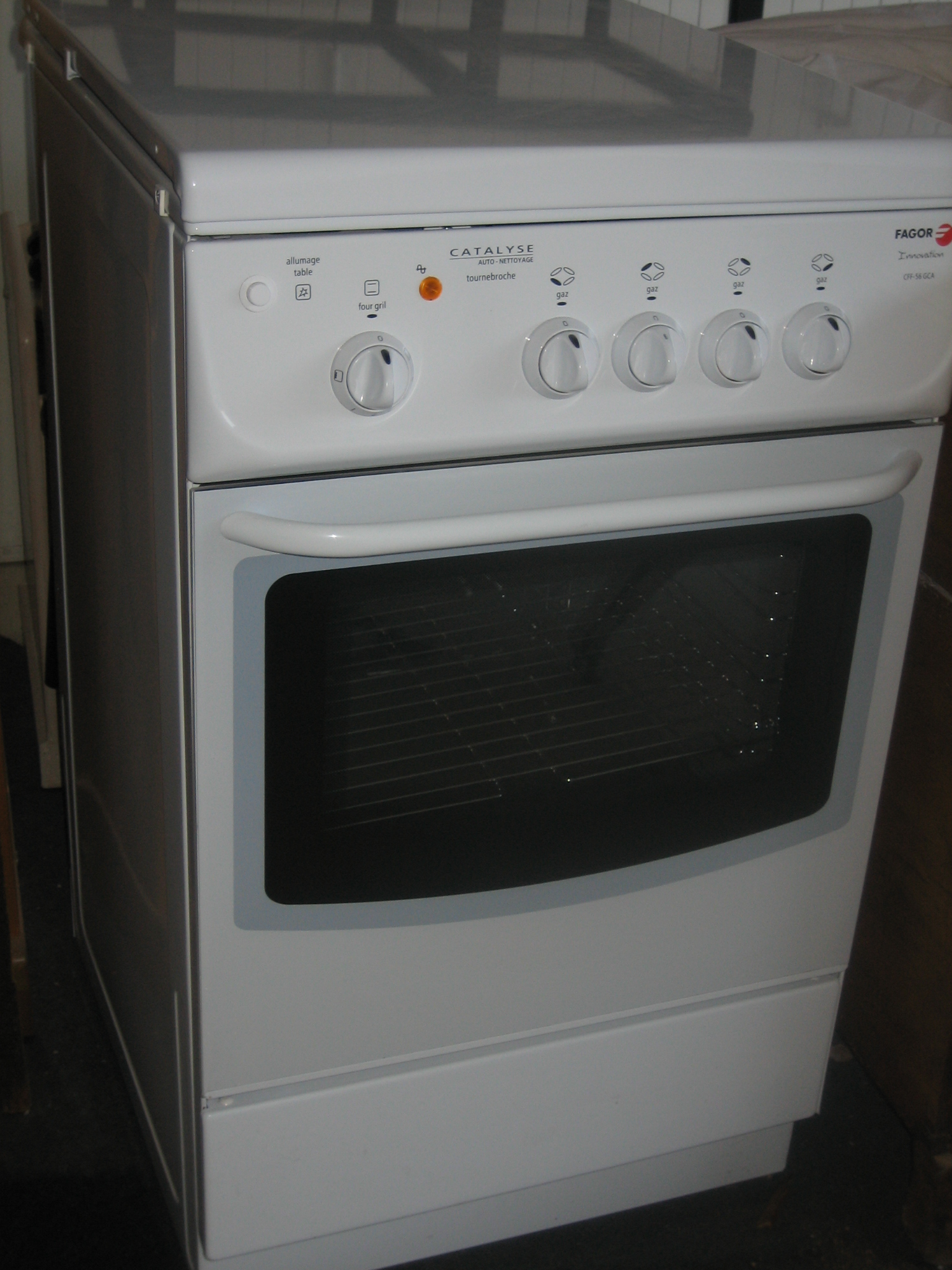 gasini�re neuve jamais servie marque fagor 4 feux gaz + four 