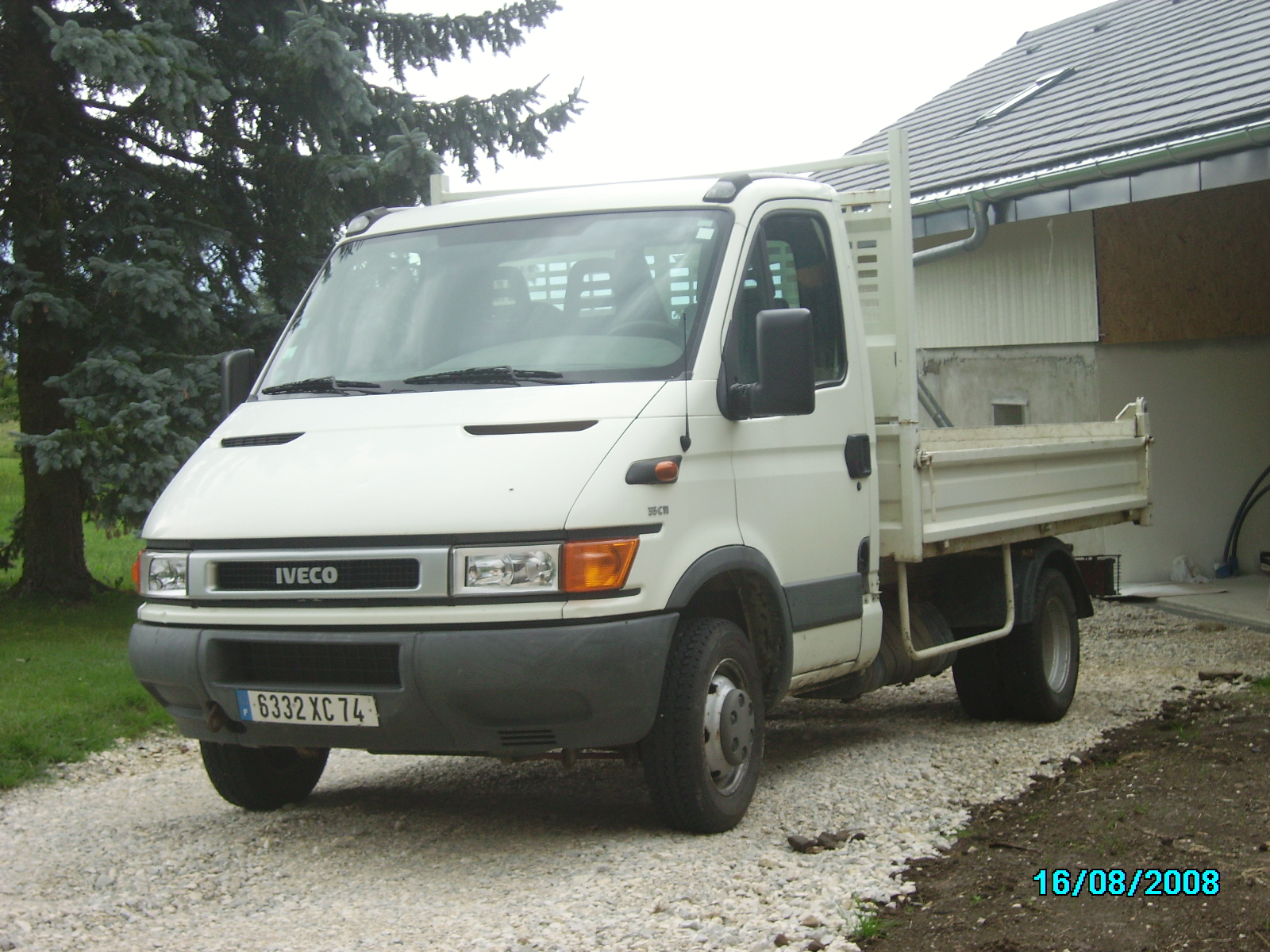 Annonce Auto annecy groisy vends camionnette iveco benne.