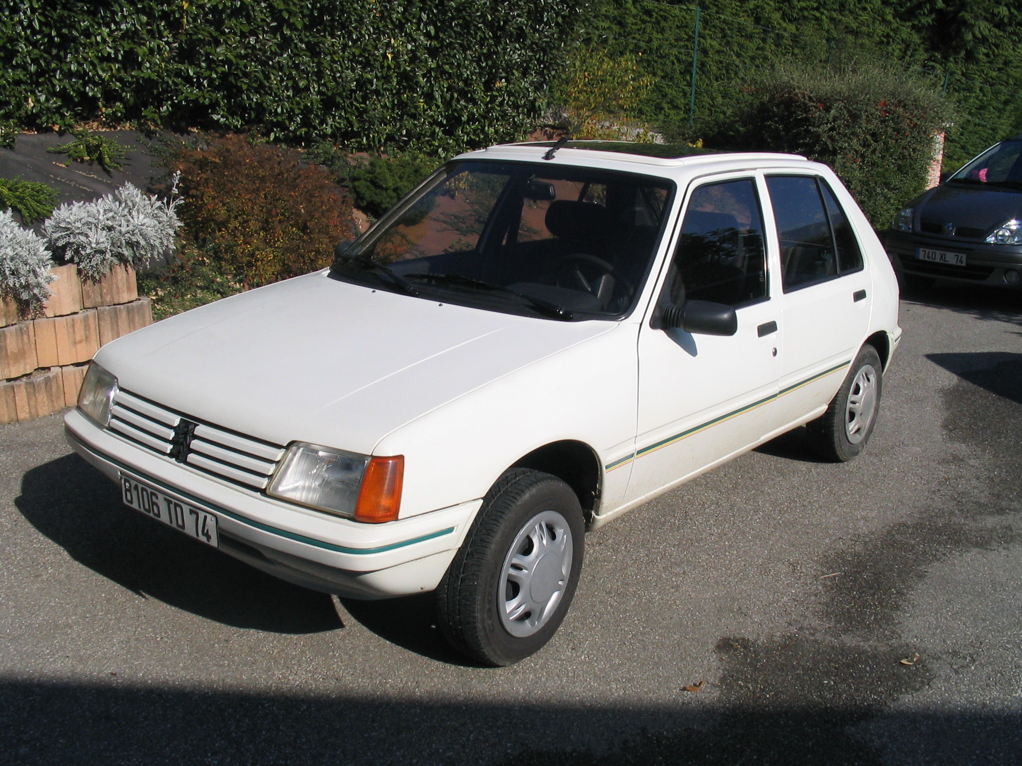 Annonce Auto annecy charvonnex vends peugeot 205 green 5 p.