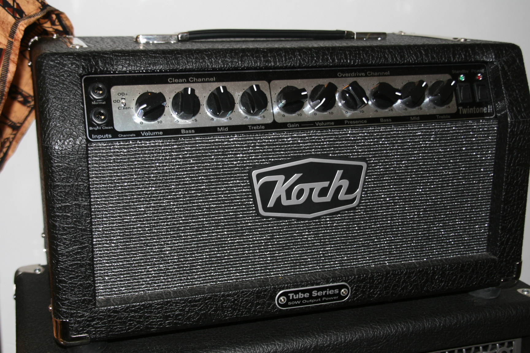 Annonce Instruments de musique annecy thorens gliere vds tete ampli koch twi.