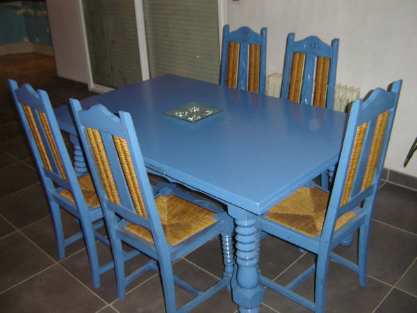 Annonce Meubles annecy aviernoz table 5 chaises.