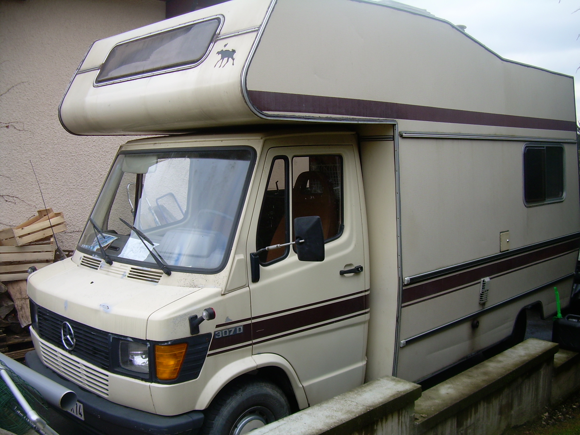Annonce Auto annecy evires vends camping car.