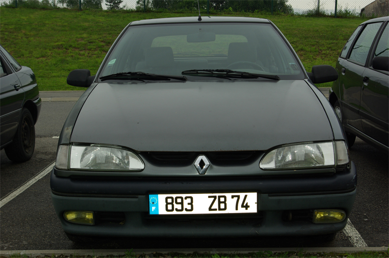 Annonce Auto annecy villaz r19 vendu en l etat.