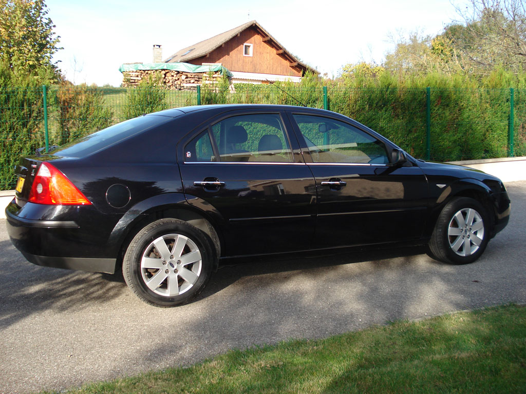 Annonce Auto annecy saint martin bellevue ford mondeo 2 0 .